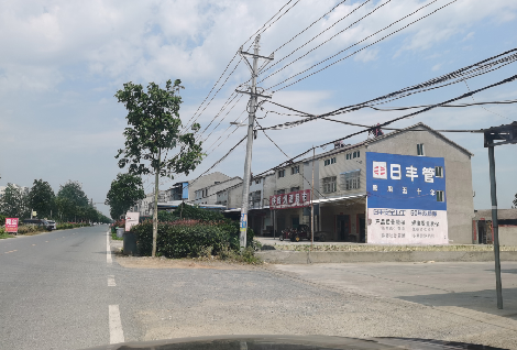 小金如何能保证墙体广告的醒目性？