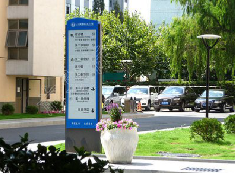 小金哪些因素影响宣传栏的制作？